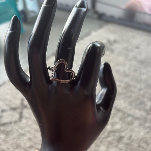 Sterling Silver stamped 925 Heart Ring - heart outline sits at an angle - Picture 7 of 9